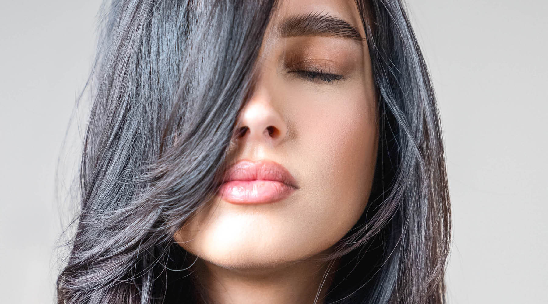 Detox für die Haare: Wie du deine Kopfhaut und Haare von innen und außen verwöhnst